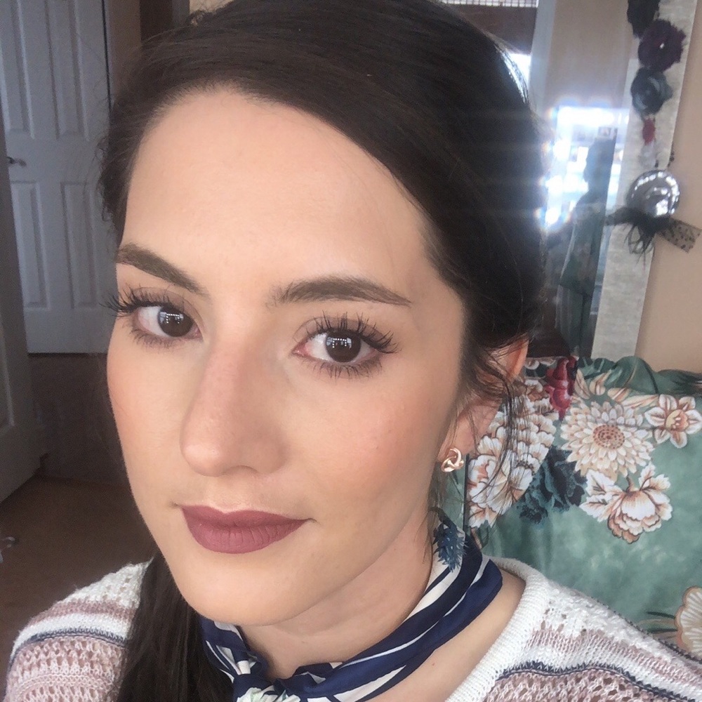 Meet your Posher, Alicia